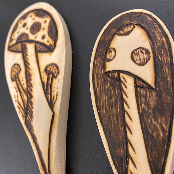 Woodburned Mushroom Wooden Spoon set handcrafted - Picture 2 of 8